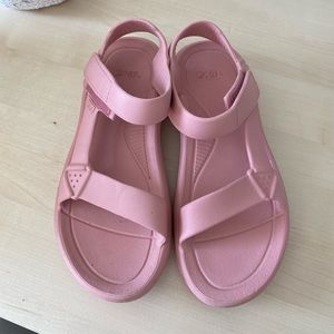 Teva dusty rose hiking sandals
